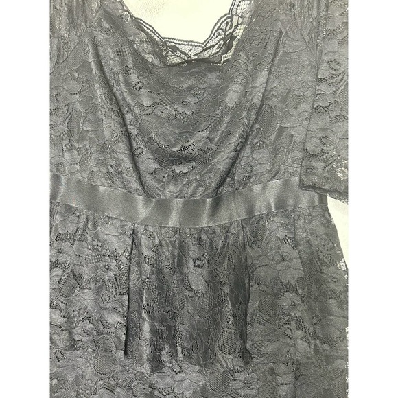 Torrid Mini Lace Off-Shoulder Shift Dress 18 - Picture 4 of 9